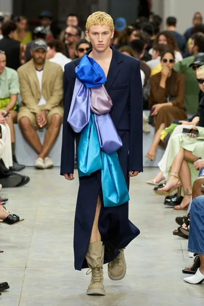 Look 37
